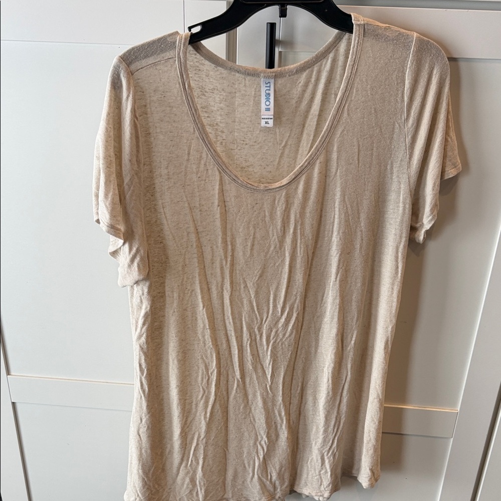 Studio Light Cream Scoop Neck Short Sleeve Tee